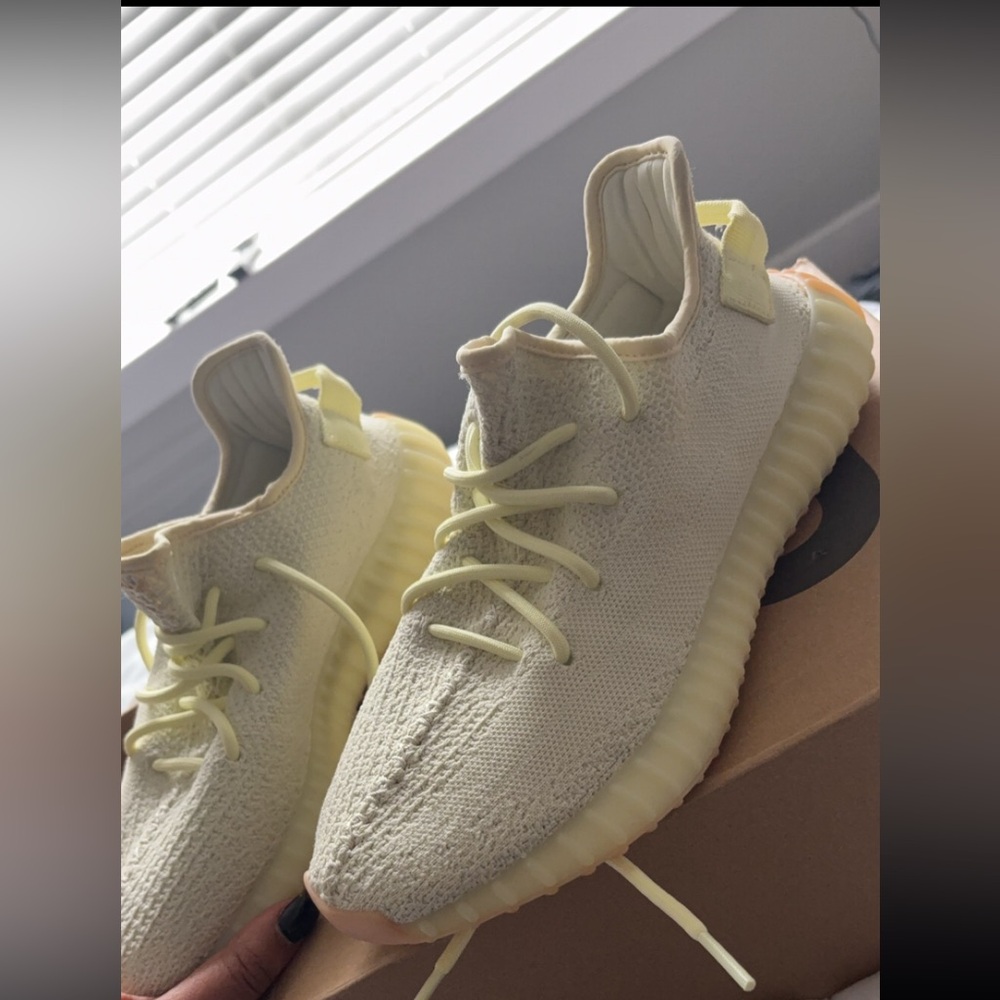 Yezzy Sneakers
